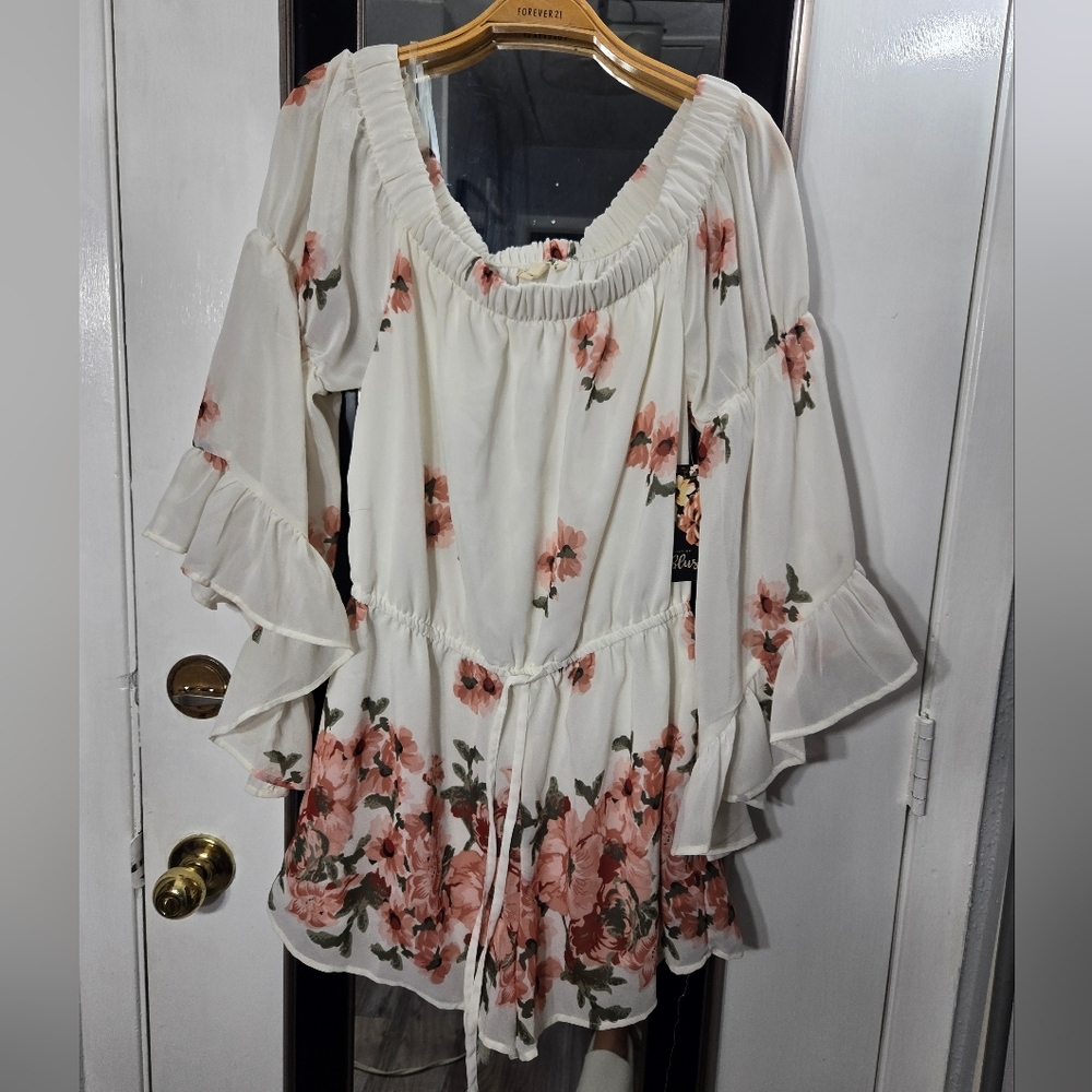 Blush Off Shoulder Floral Bell Sleeve Romper Sz Medium NWT - Picture 1 of 7